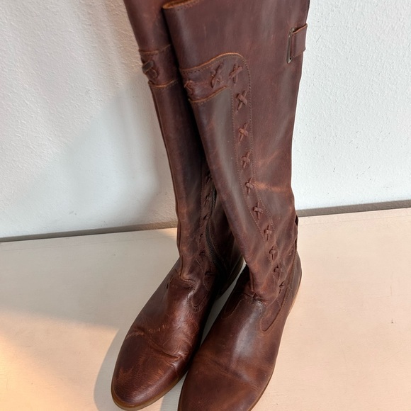Born Women’s Brown Knee High Leather Boots

Size  8.5 - Picture 3 of 12